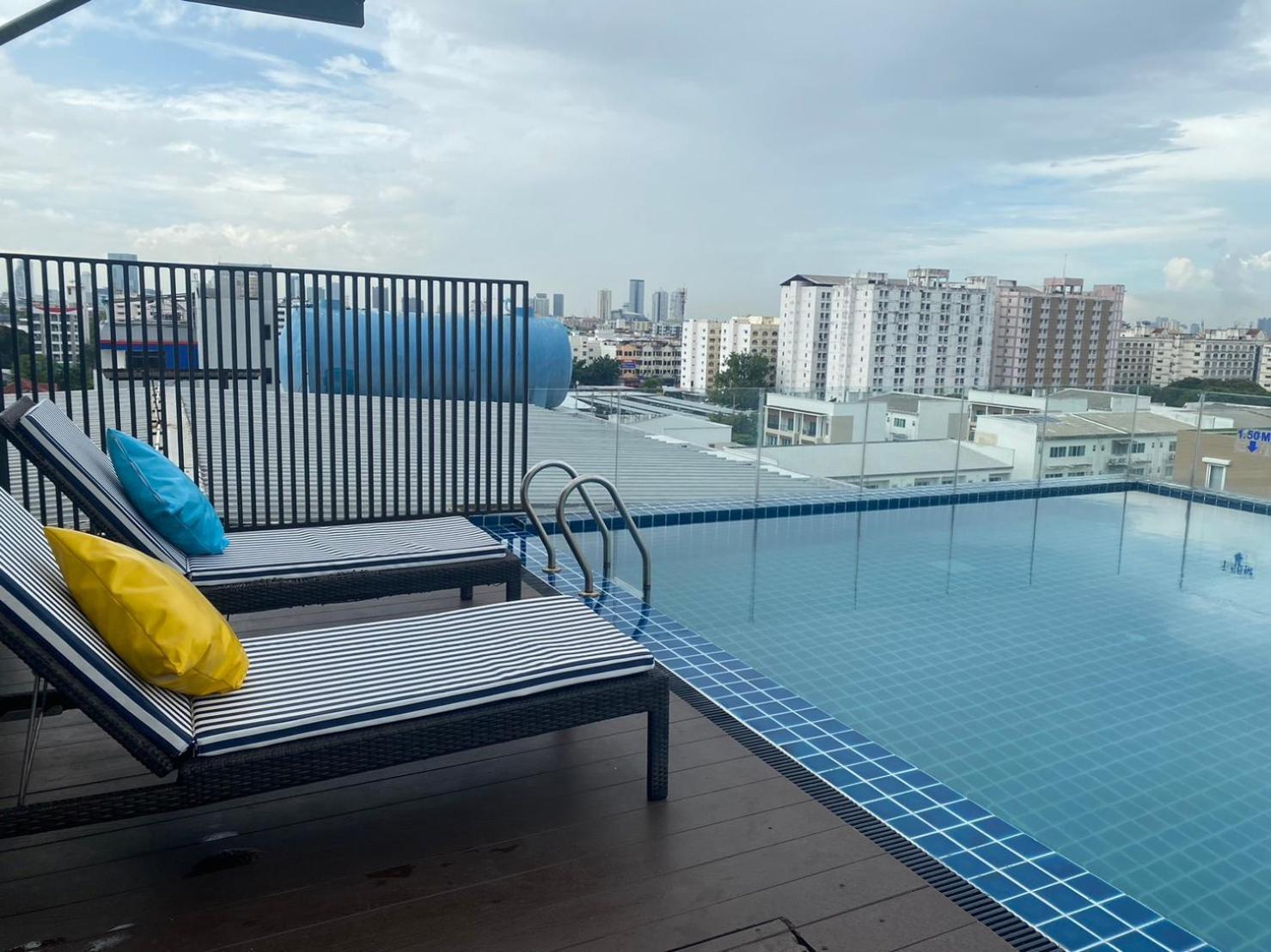 Solace At Srinakarin Hotel Bangkok Exterior photo